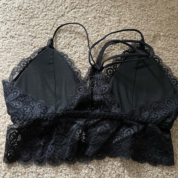SOLD Black Lace Bra - Picture 1 of 5
